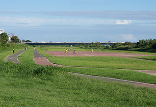 酒匂川左岸サイクリング場